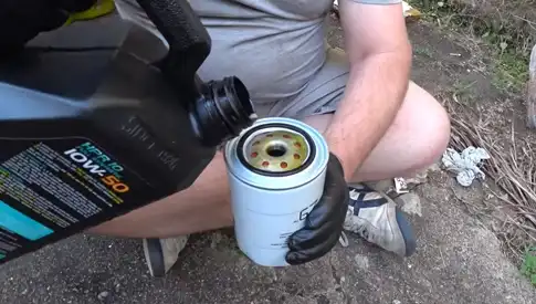 Should You Need to Put Oil in a New Oil Filter
