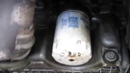 What Happens if Oil Filter Is Loose: 7 Consequences