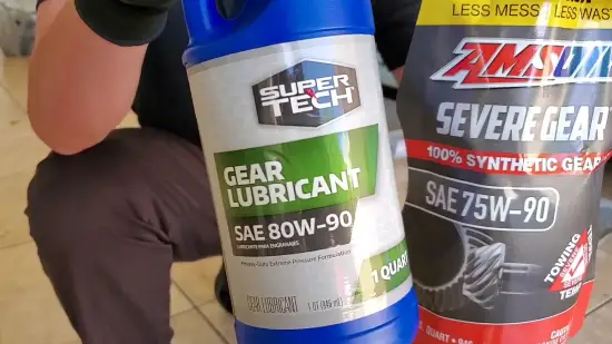 What is the key difference between gear oil 90 and 140