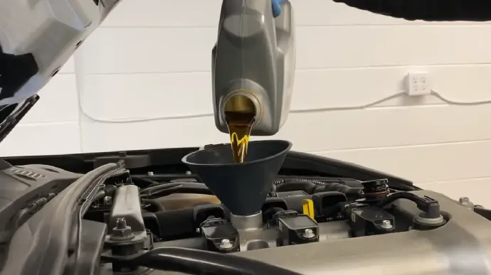 What happens if you use non-Dexos oil in a GM vehicle